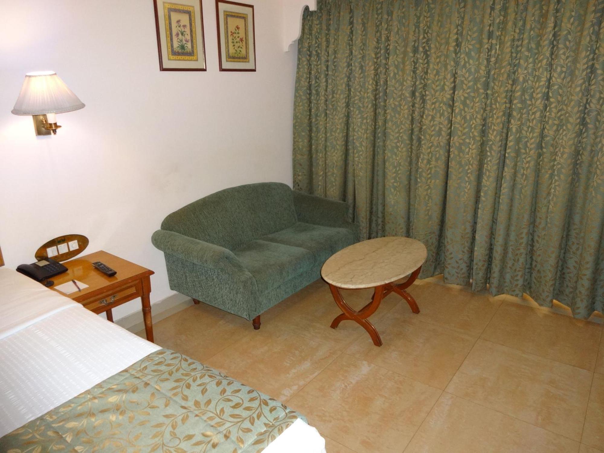 Hotel Royal Court à Madurai Extérieur photo
