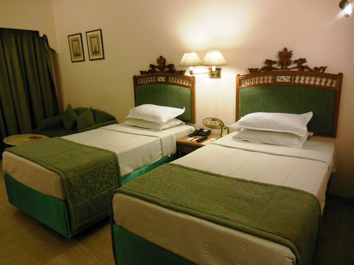 Hotel Royal Court à Madurai Extérieur photo