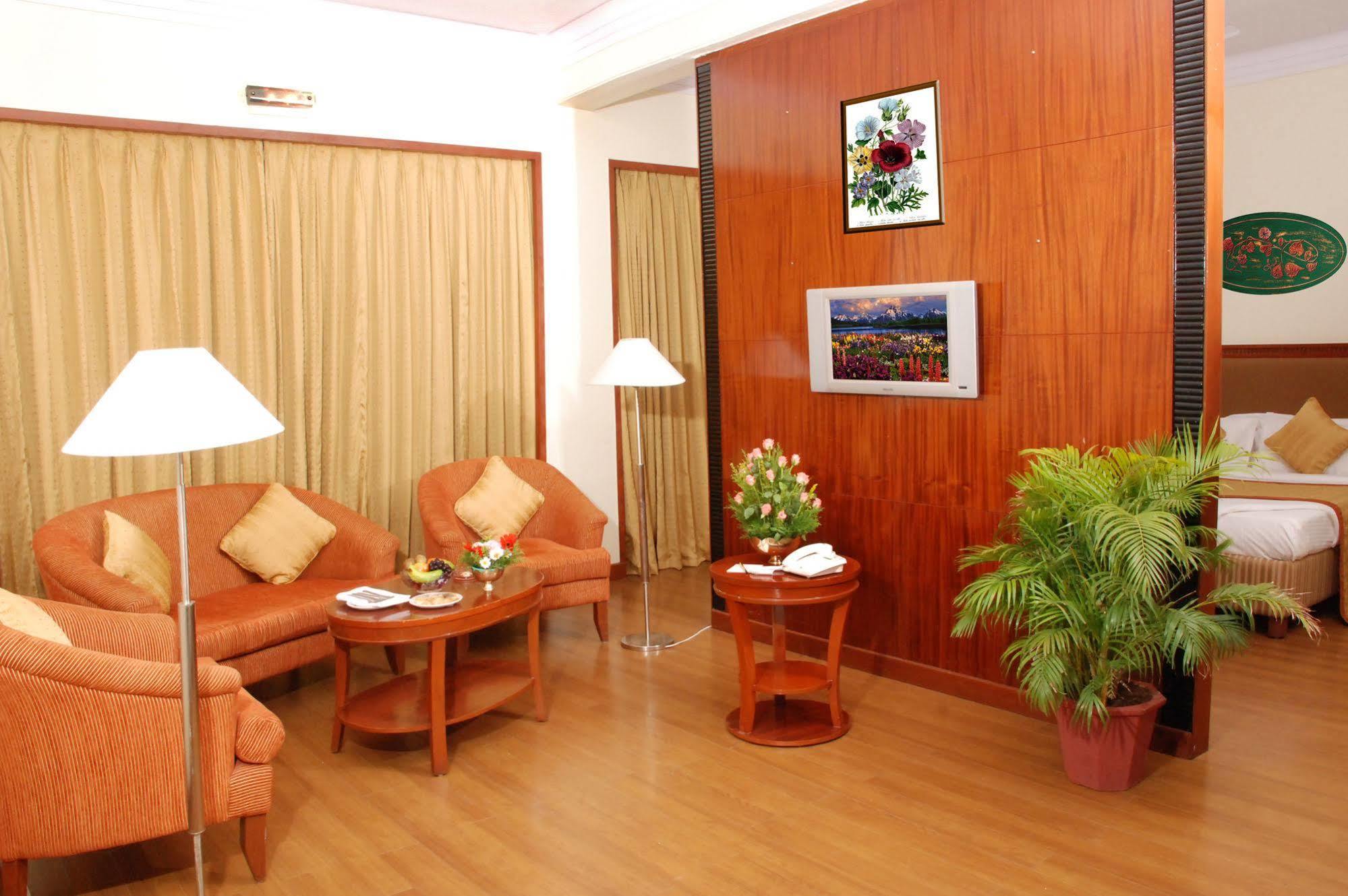 Hotel Royal Court à Madurai Extérieur photo