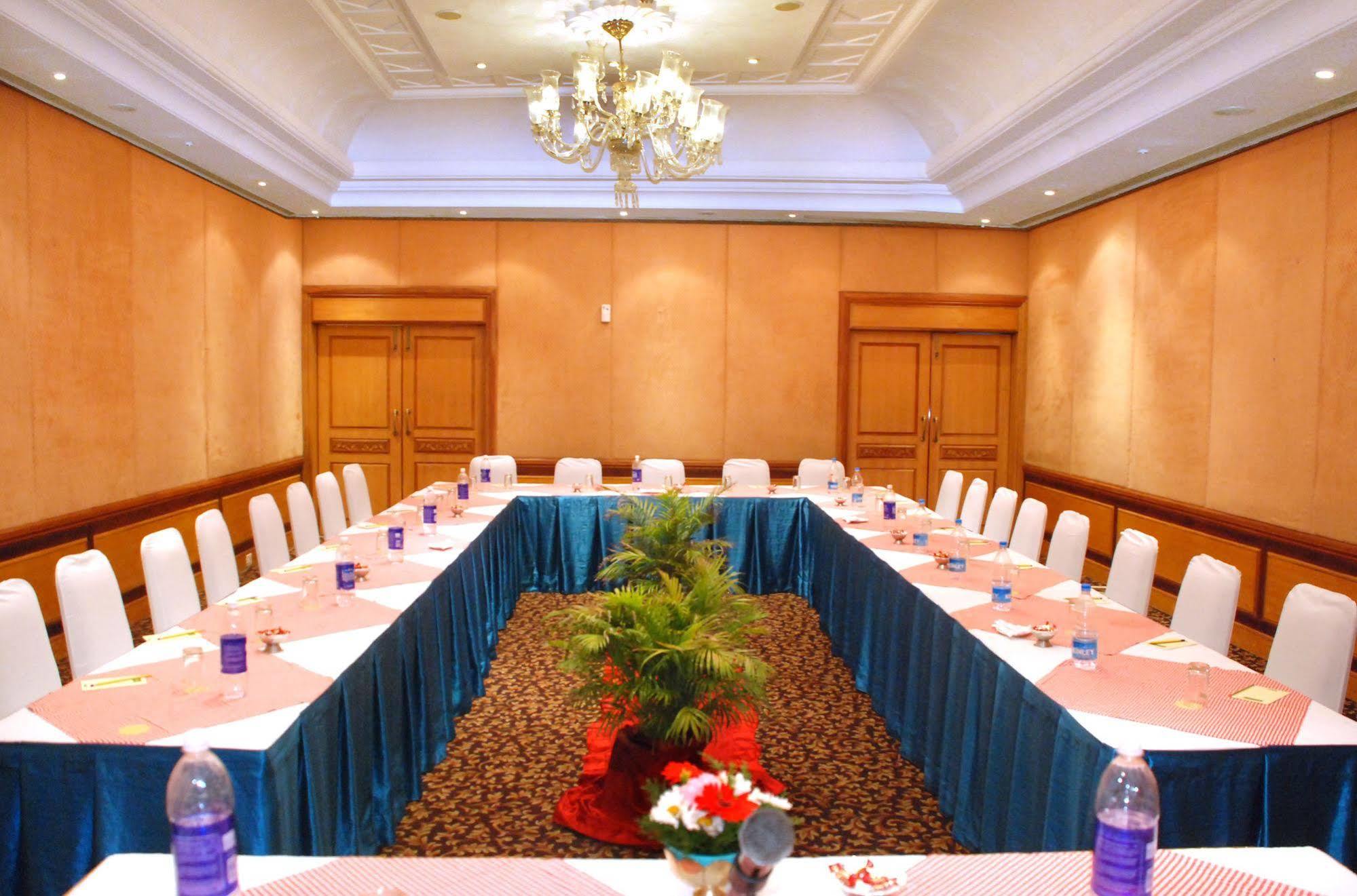 Hotel Royal Court à Madurai Extérieur photo