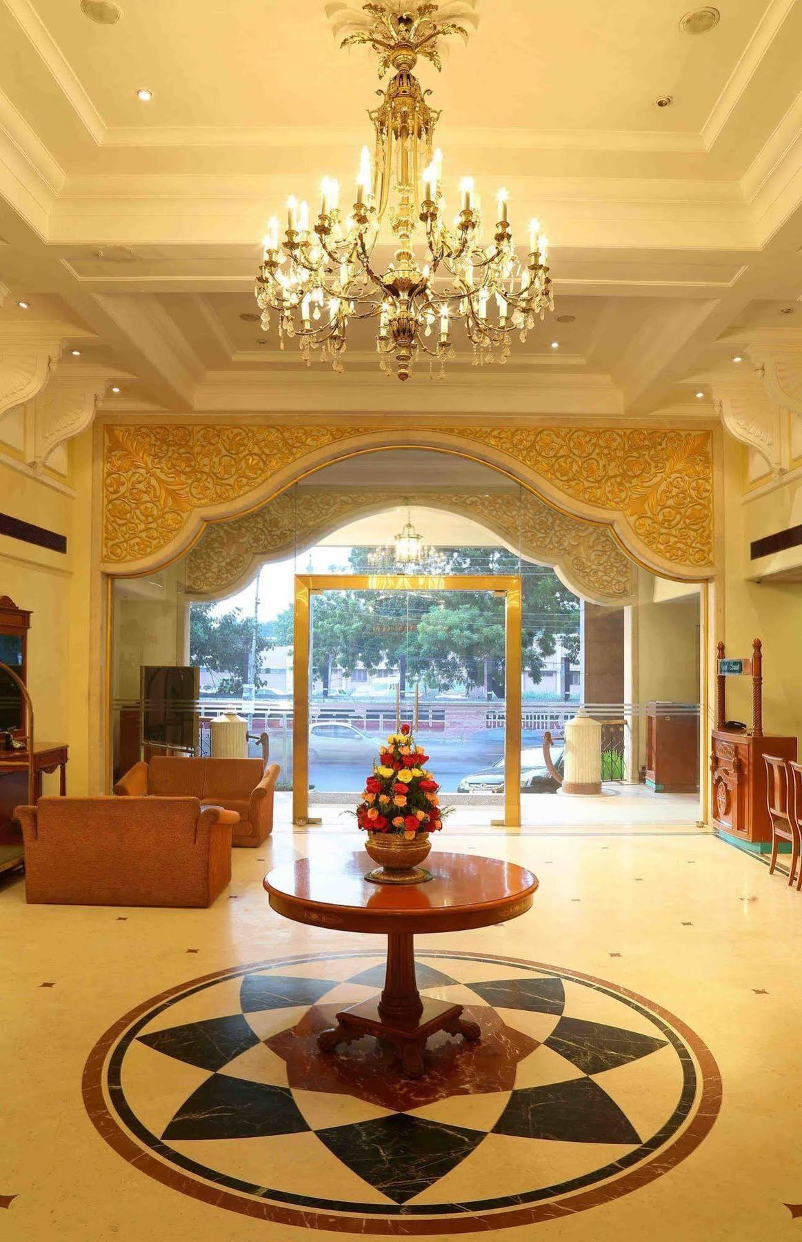Hotel Royal Court à Madurai Extérieur photo