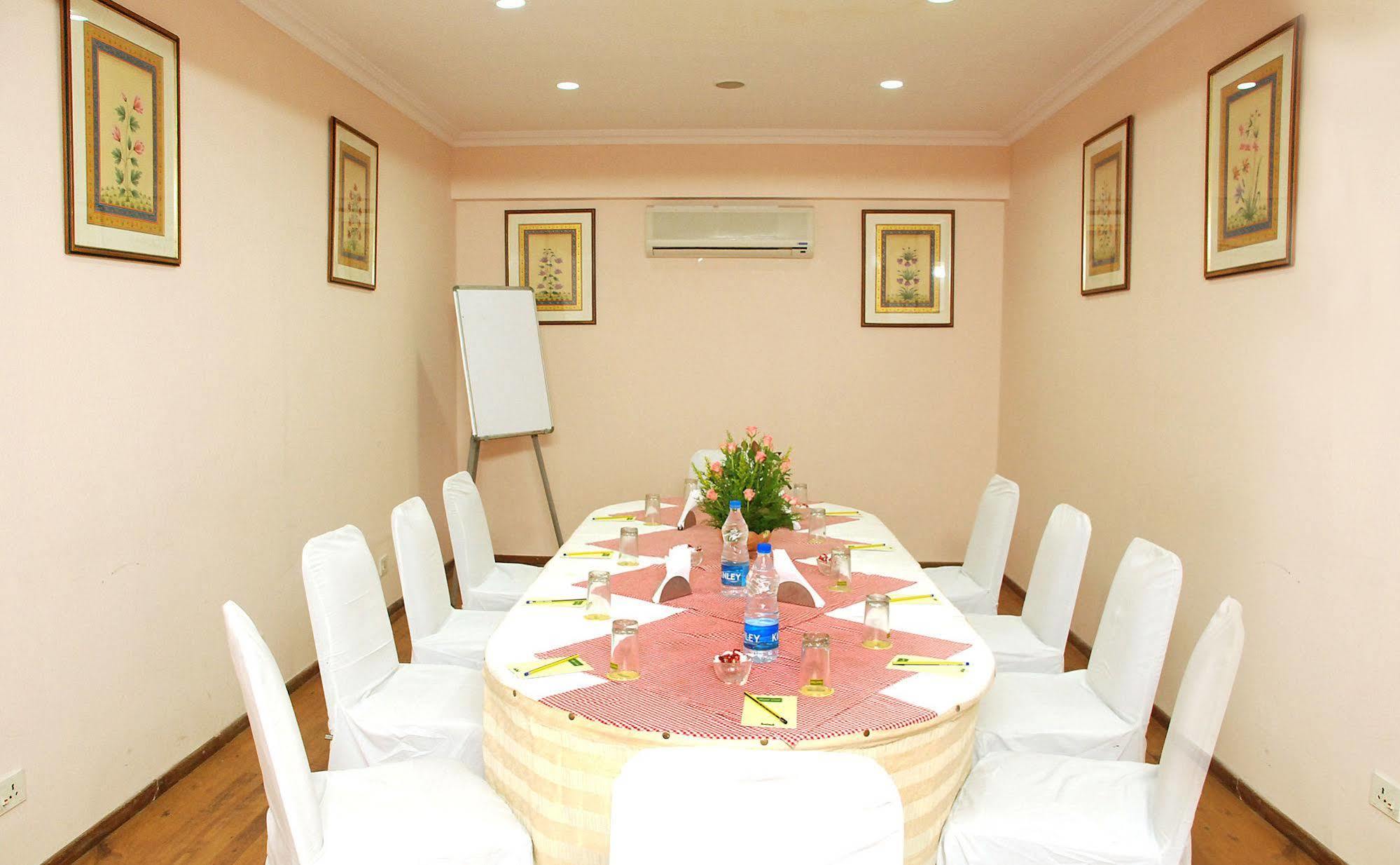 Hotel Royal Court à Madurai Extérieur photo