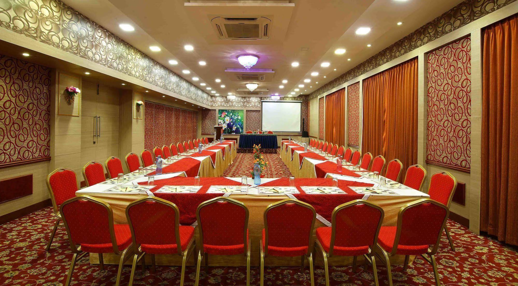 Hotel Royal Court à Madurai Extérieur photo